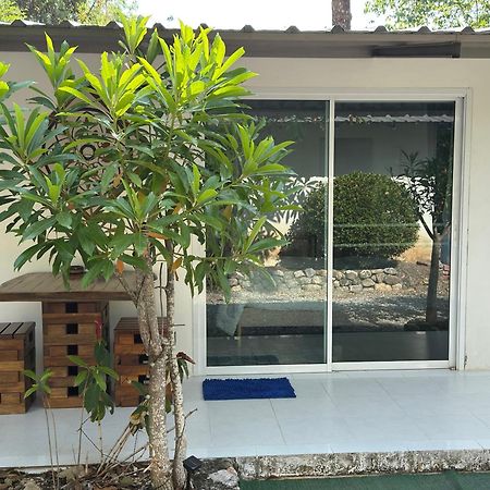 Mem Homestay Чумфон Екстериор снимка