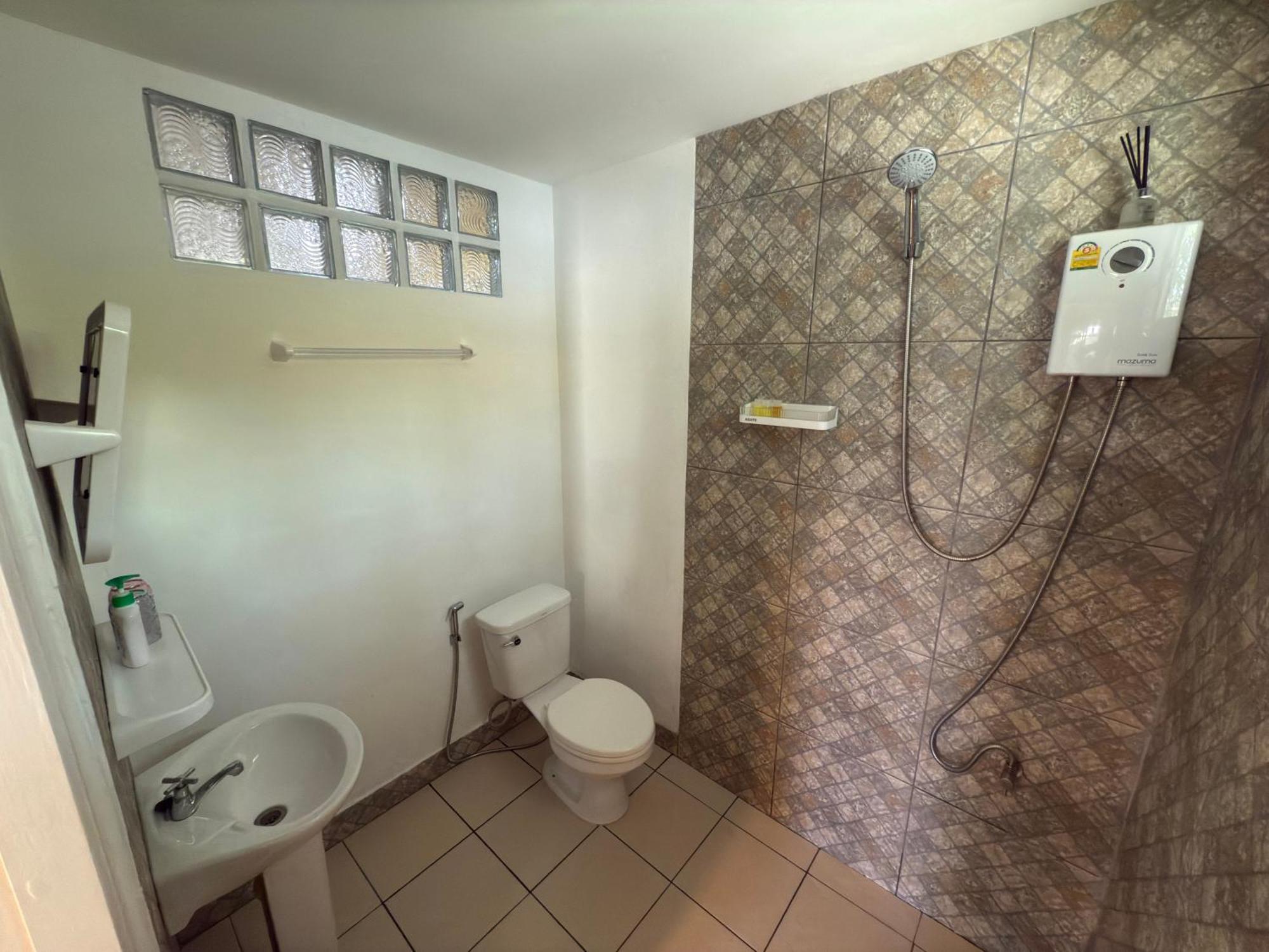 Mem Homestay Чумфон Екстериор снимка