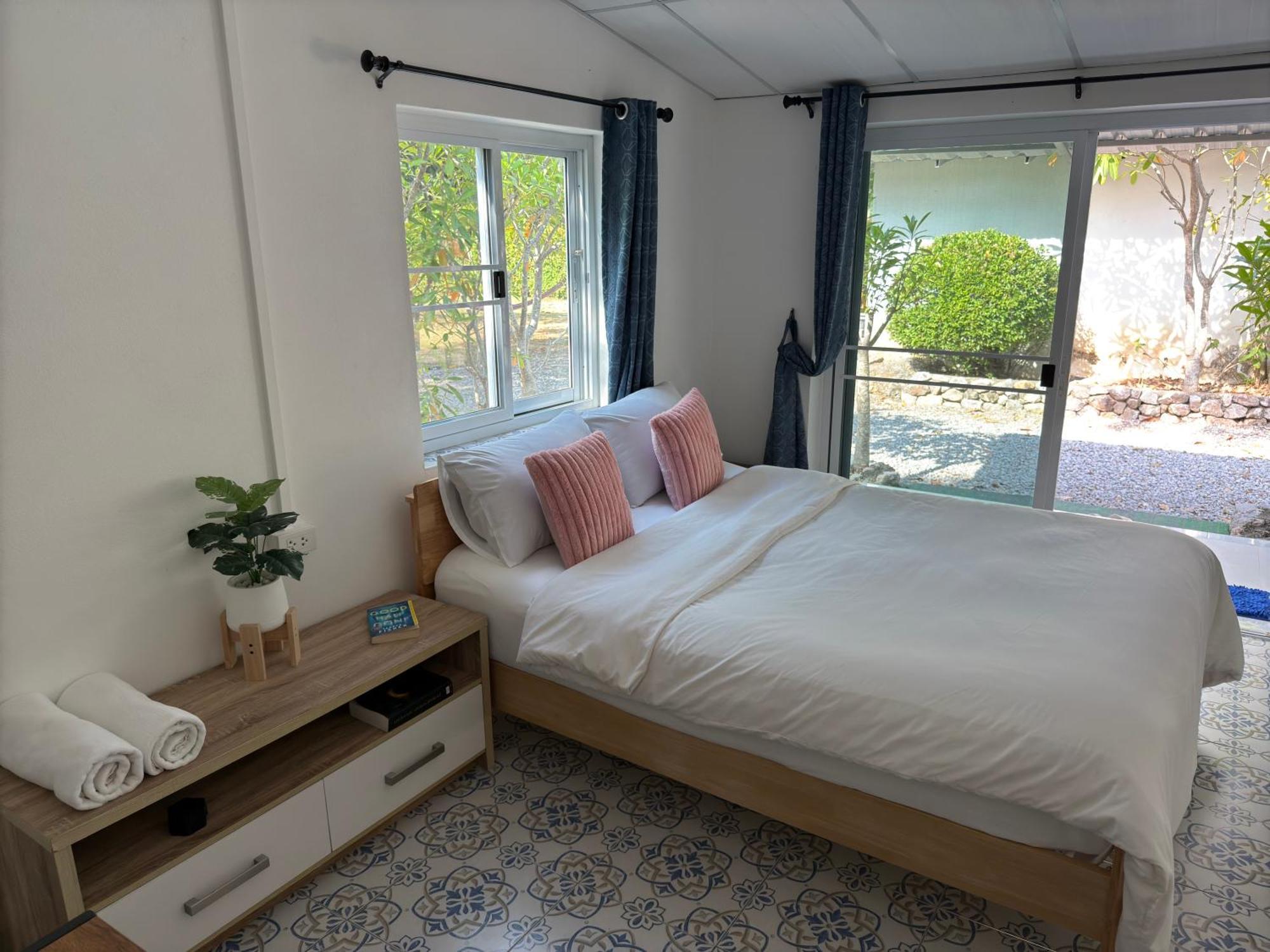 Mem Homestay Чумфон Екстериор снимка
