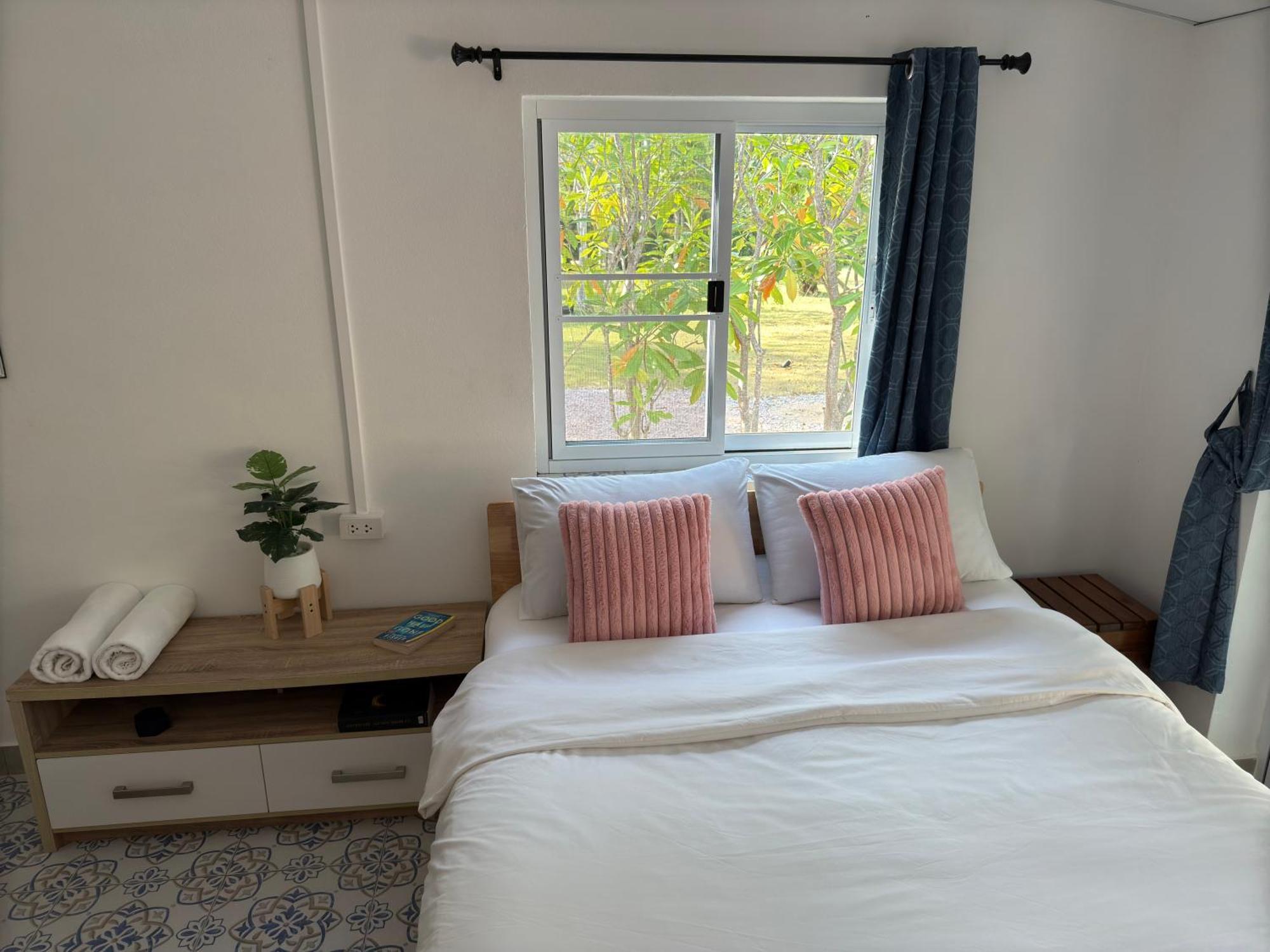 Mem Homestay Чумфон Екстериор снимка