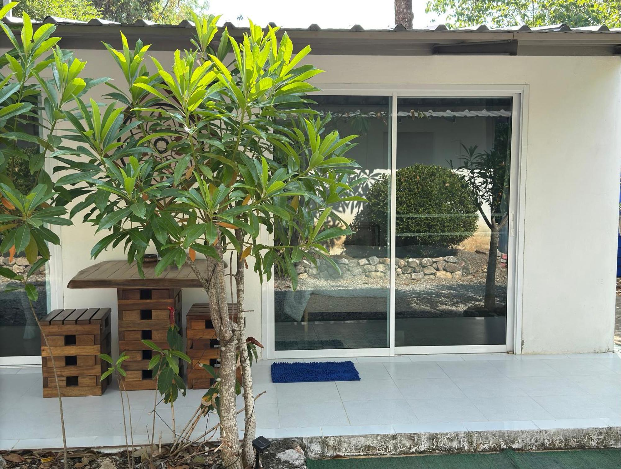 Mem Homestay Чумфон Екстериор снимка