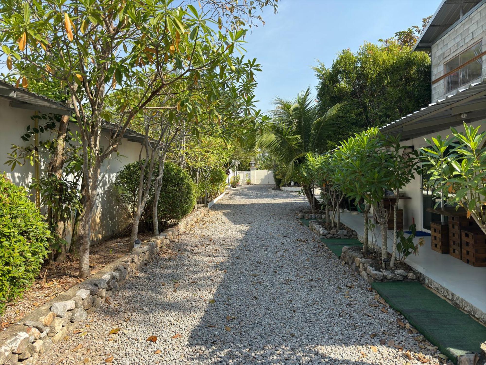 Mem Homestay Чумфон Екстериор снимка
