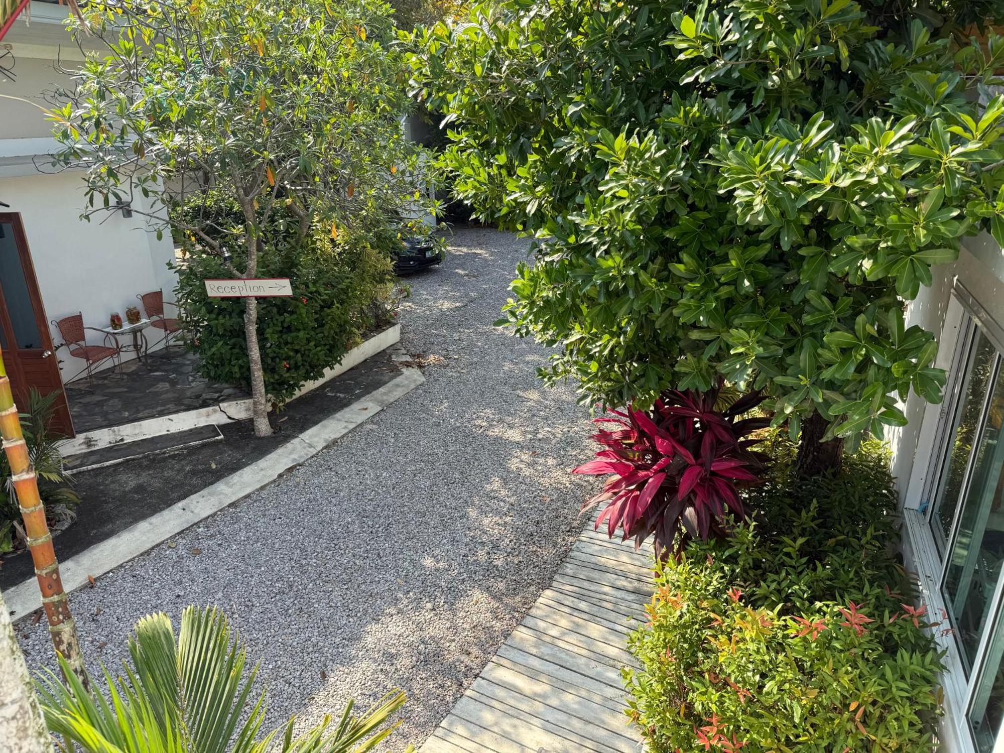 Mem Homestay Чумфон Екстериор снимка